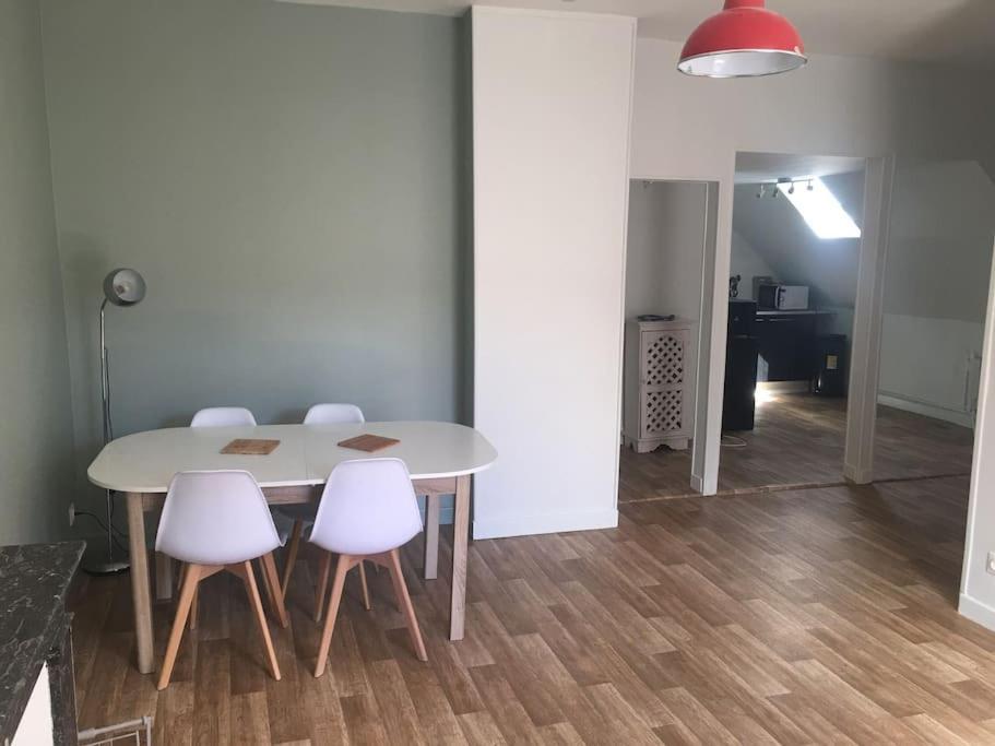 Appartement Avec Parking Proche Cathedrale Bourges Exterior foto